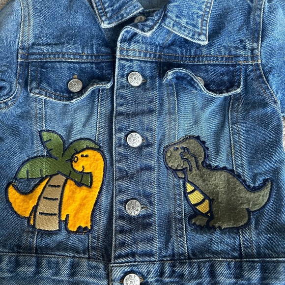 Boys infant embroidered dinosaur Jean jacket 6-9 mths - Picture 2 of 4